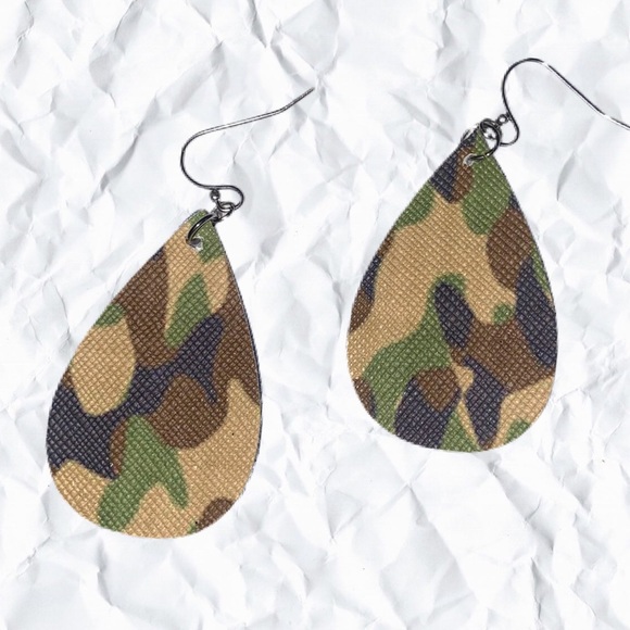 Green camo Double sided earrings. 1.5” inch length teardrop shape - Picture 1 of 3